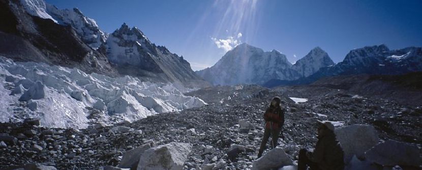 Trekking al pie del Everest en grupo