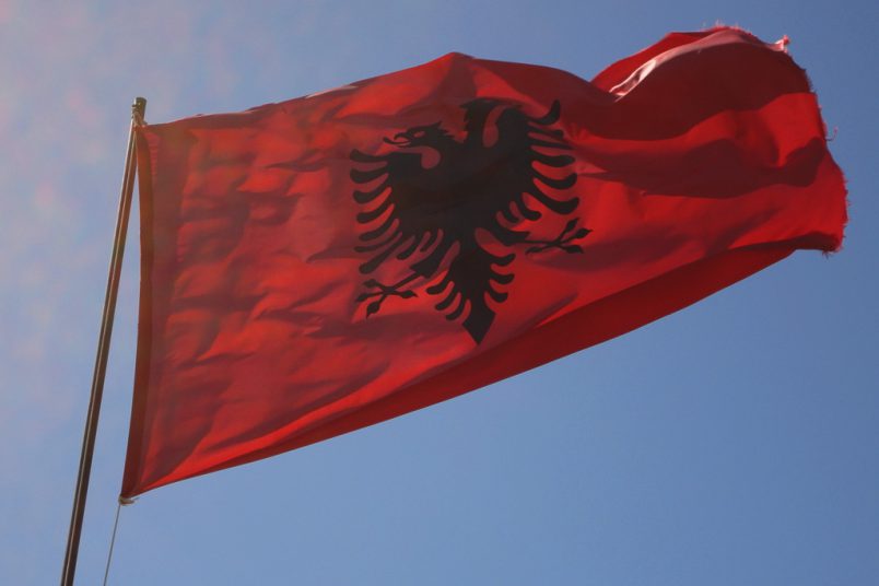 bandera-albania-viajar