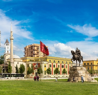 Albania y Macedonia