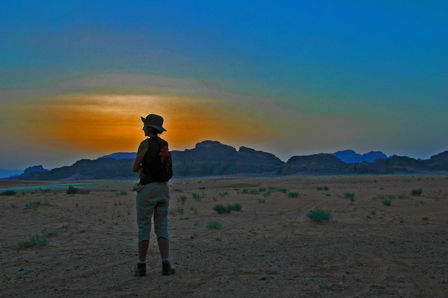 Puesta de sol en Wadi Rum, Jordania. Viatges Tuareg. Foto por Carme Munté