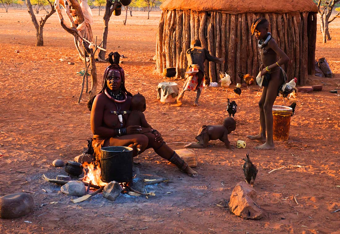 Himbas | Foto © Josep Maria Isach Boixader