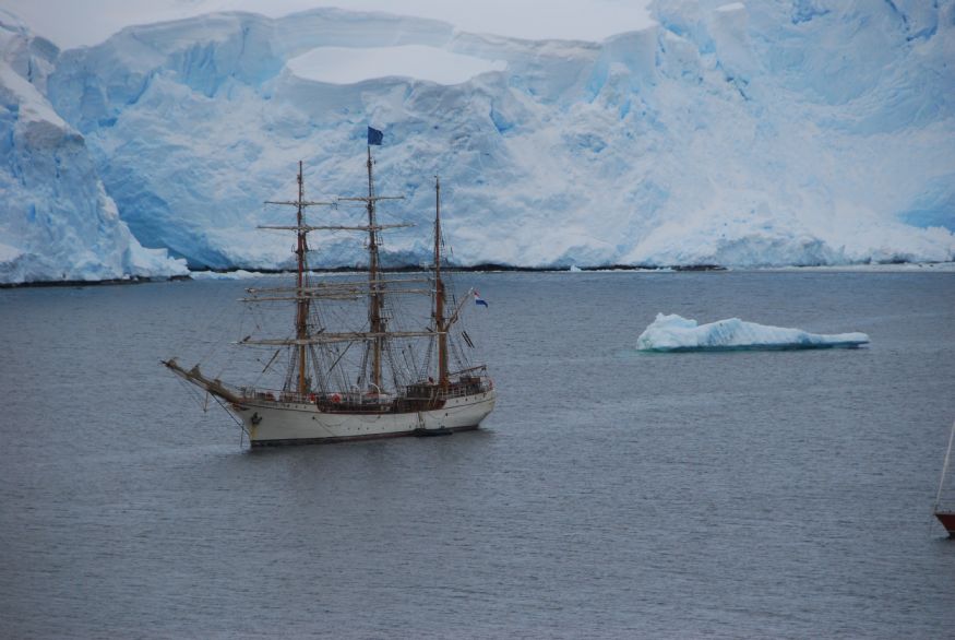Cruzar el Pasaje de Drake y llegar a la Antártida | Foto m. Rius-foto-1-2