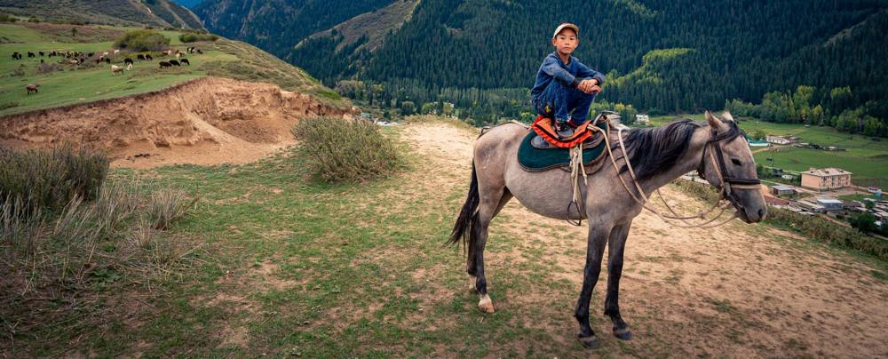 Viatge al Kirguizistan Al voltant del llac Issyk Kul — Kirguizistan